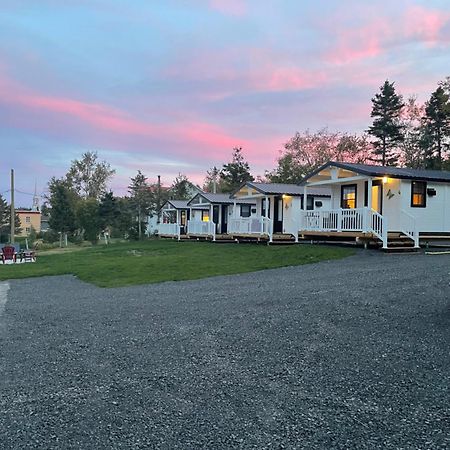 Les Chalets De La Colline Inc เบย์-แซงต์-กาทรีน ภายนอก รูปภาพ