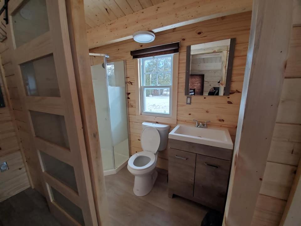 Les Chalets De La Colline Inc เบย์-แซงต์-กาทรีน ภายนอก รูปภาพ