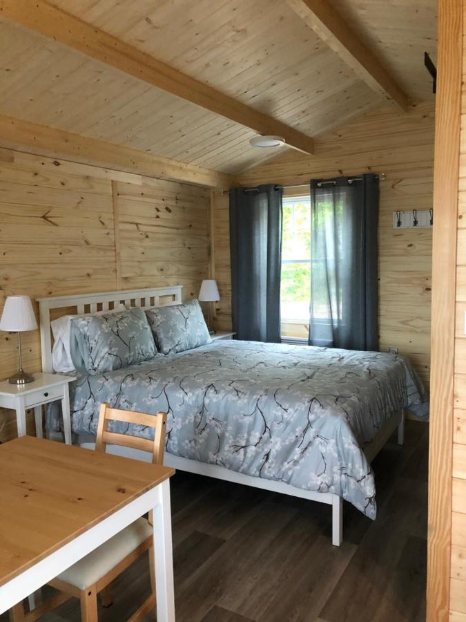 Les Chalets De La Colline Inc เบย์-แซงต์-กาทรีน ภายนอก รูปภาพ
